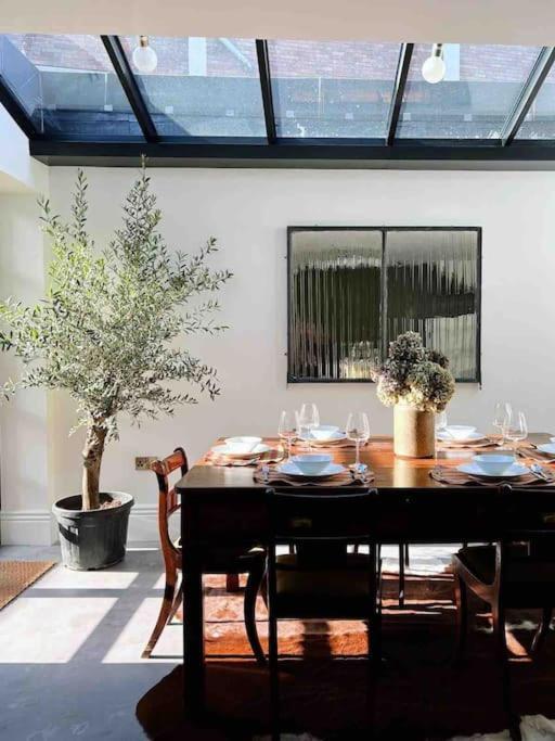 Luxury City Centre Townhouse - Sleeps 6 Chester Dış mekan fotoğraf