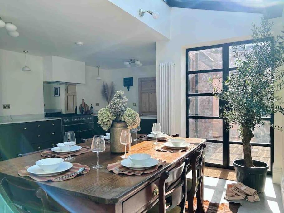Luxury City Centre Townhouse - Sleeps 6 Chester Dış mekan fotoğraf